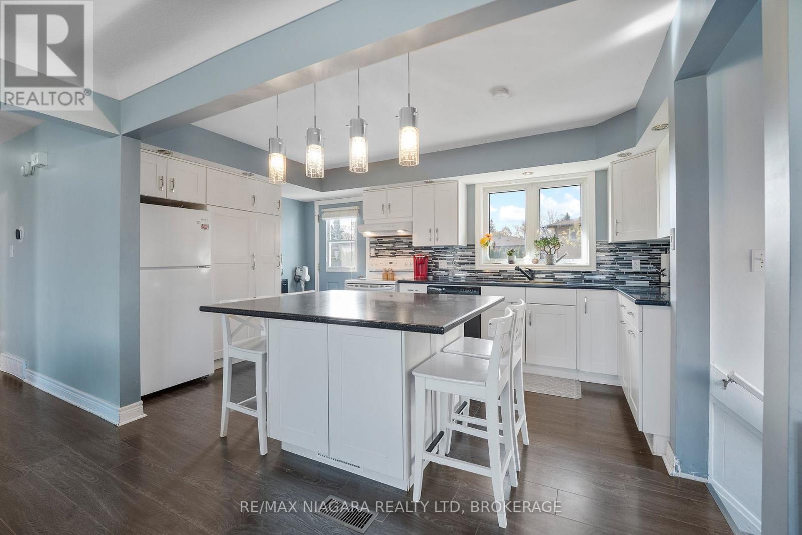 3071 Basswood Court, Niagara Falls, Ontario  L2J 2G9 - Photo 9 - X12589450