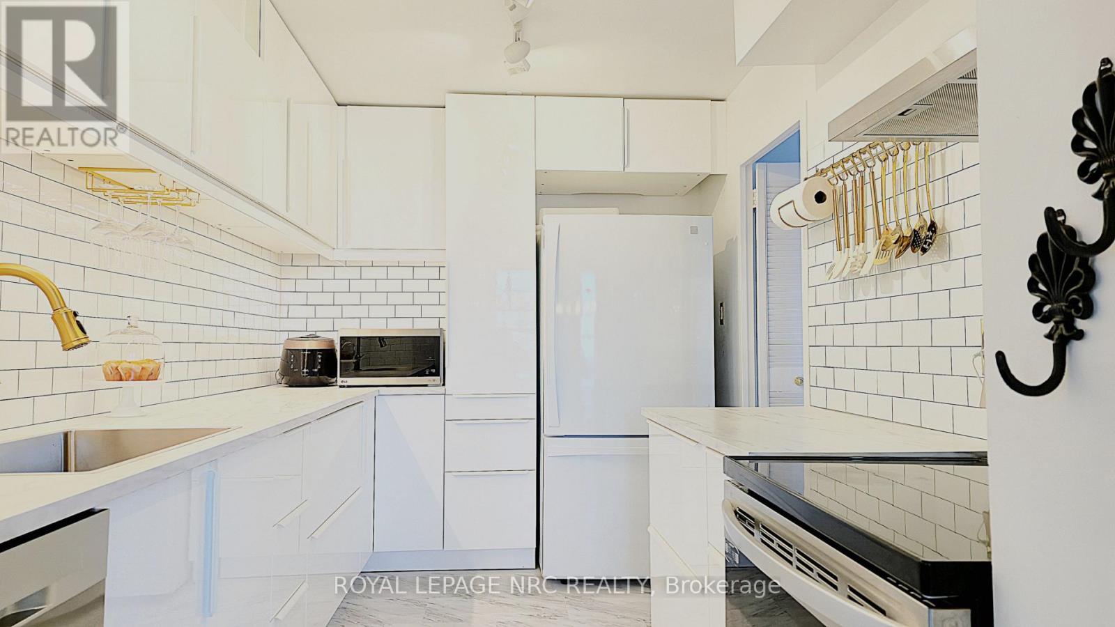 1108 - 35 Towering Heights Boulevard, St. Catharines, Ontario  L2T 3G8 - Photo 15 - X12589476