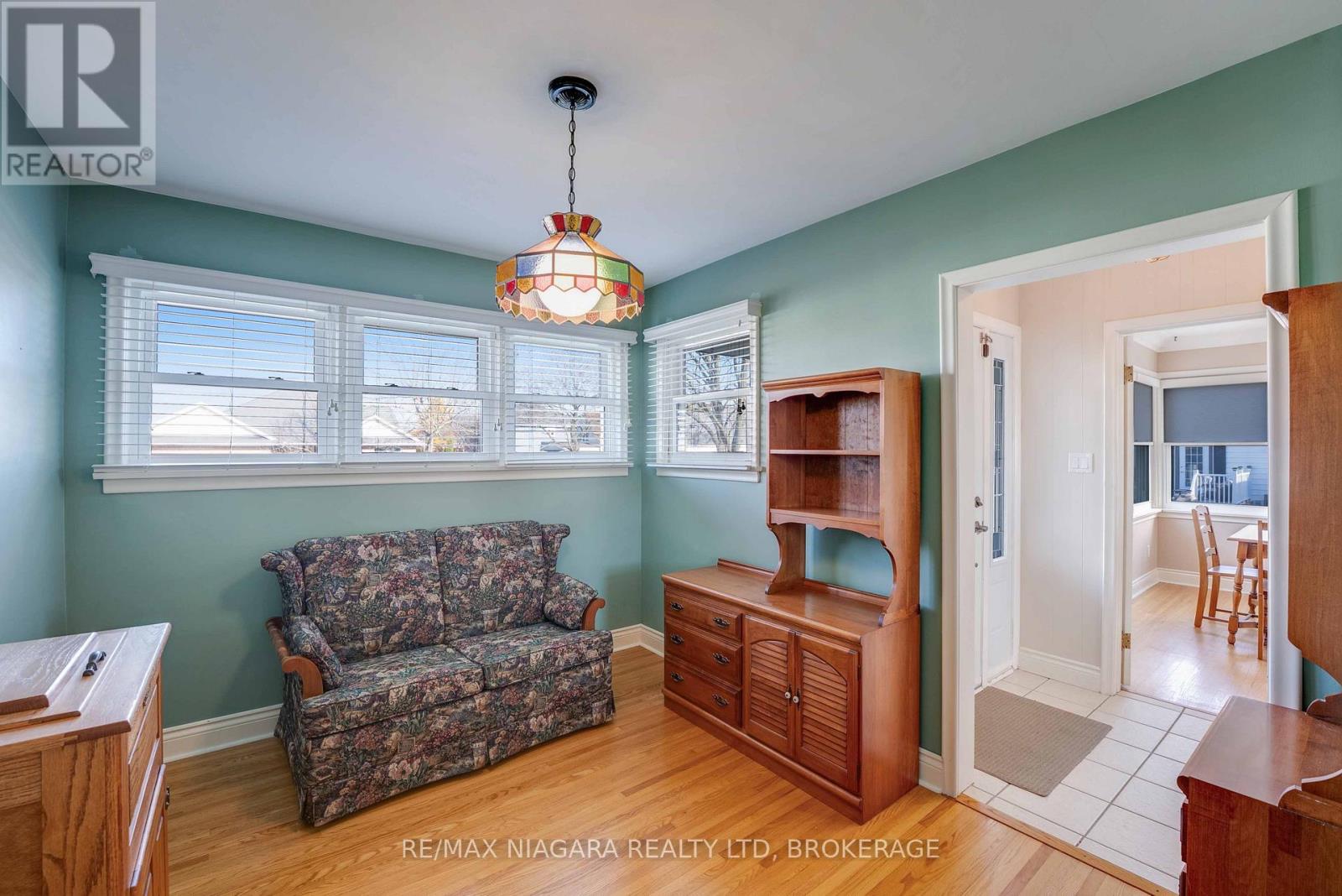 53 Metcalfe Street, Thorold (Thorold Downtown), Ontario  L2V 3A2 - Photo 9 - X12589536