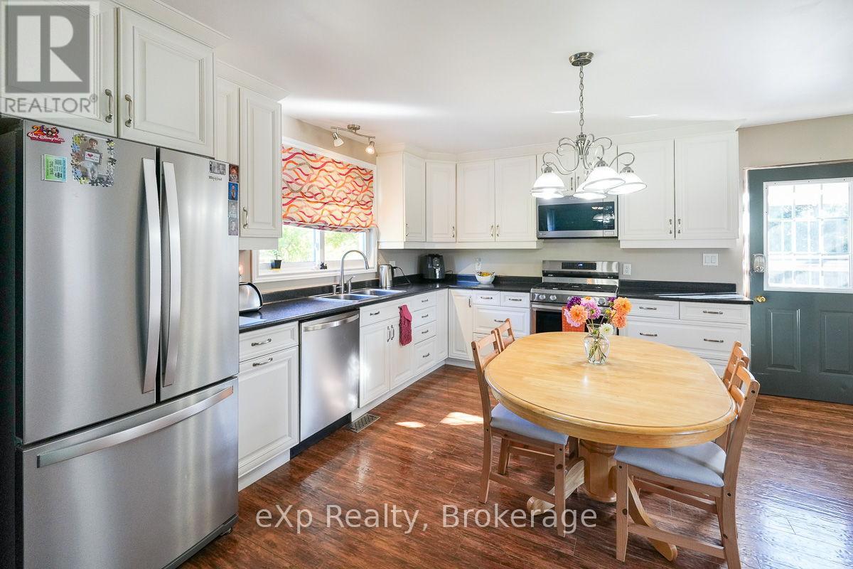 179422 Grey Road 17, Georgian Bluffs, Ontario N0H 2T0 - Photo 9 - X12589490