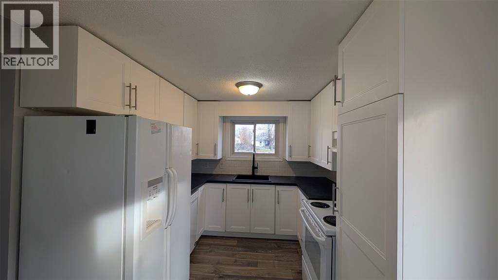 407 Murphy Road, Sarnia, Ontario  N7S 5G8 - Photo 6 - 25030772