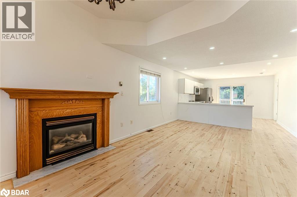 9 Kestrel Court Unit# Upper, Barrie, Ontario  L4M 6P6 - Photo 2 - 40791457