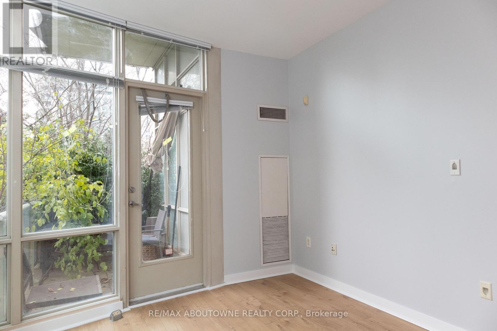 106 - 35 Mariner Terrace, Toronto, Ontario  M5V 3V9 - Photo 4 - C12589446