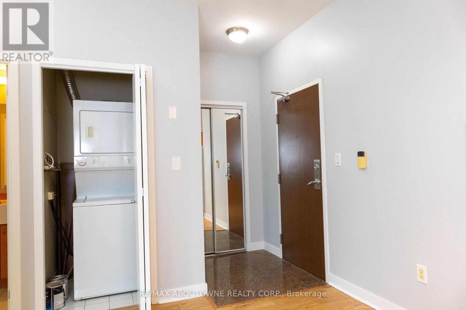 106 - 35 Mariner Terrace, Toronto, Ontario  M5V 3V9 - Photo 8 - C12589446