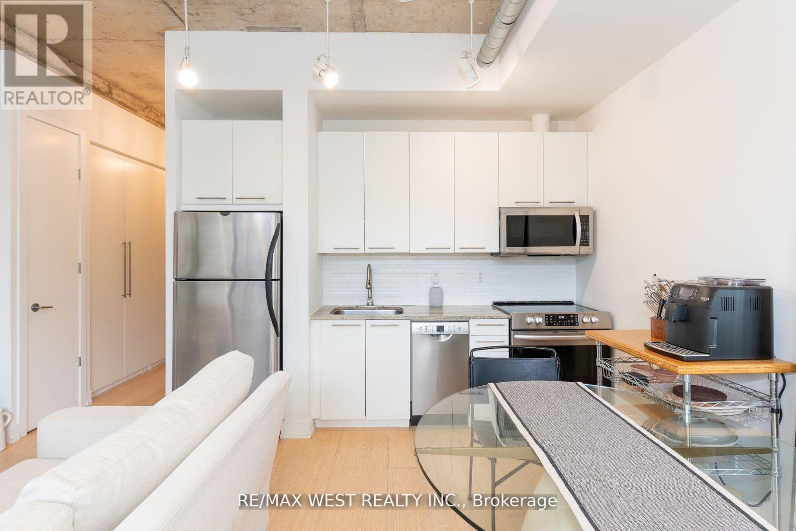 212 - 66 Portland Street, Toronto (Waterfront Communities), Ontario  M5V 2M6 - Photo 10 - C12589498