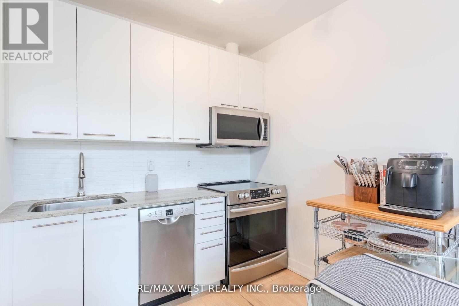 212 - 66 Portland Street, Toronto (Waterfront Communities), Ontario  M5V 2M6 - Photo 11 - C12589498