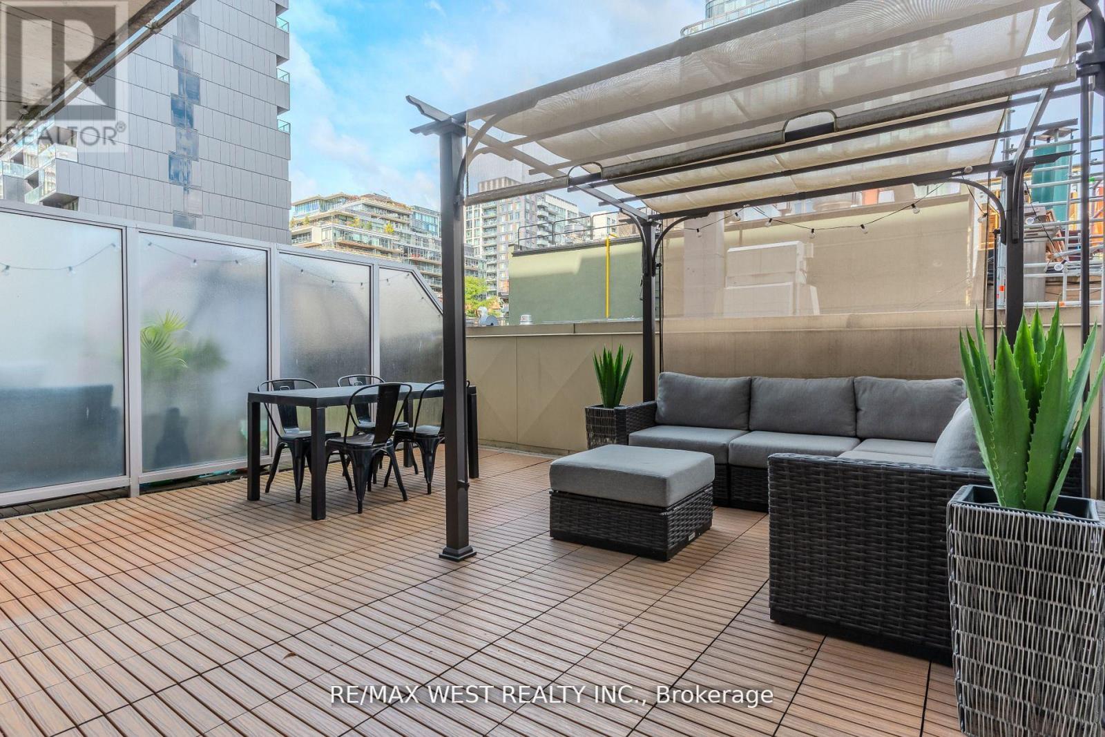 212 - 66 Portland Street, Toronto (Waterfront Communities), Ontario  M5V 2M6 - Photo 2 - C12589498