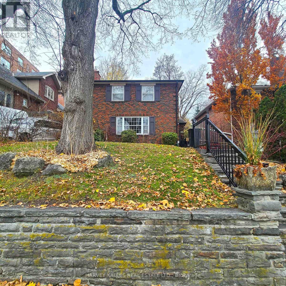 BSMT - 4B MAYFAIR AVENUE, Toronto, Ontario
