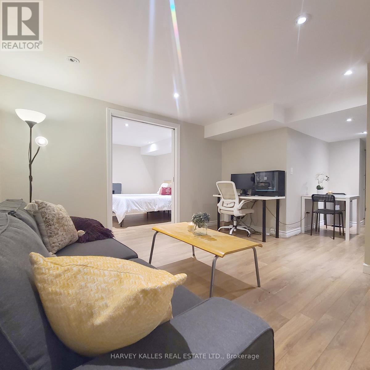 Bsmt - 4b Mayfair Avenue, Toronto, Ontario  M5N 2N4 - Photo 8 - C12589534