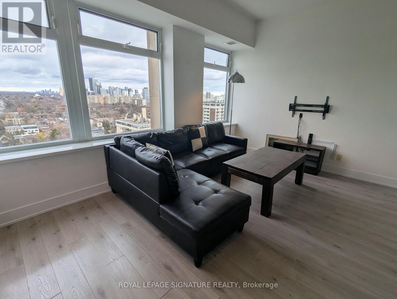 1501 - 111 St Clair Avenue W, Toronto, Ontario  M4V 1N5 - Photo 7 - C12589628