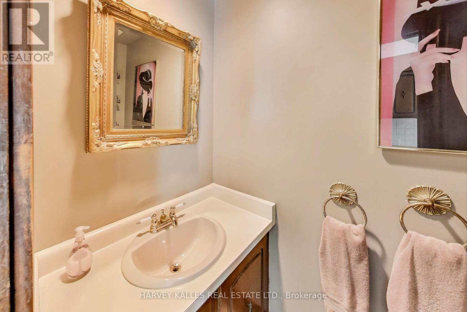 39 Birch Avenue, Toronto, Ontario  M4V 1E1 - Photo 13 - C12589428