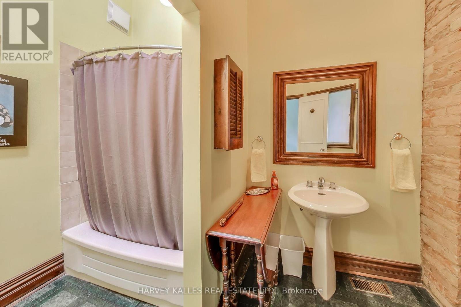 39 Birch Avenue, Toronto, Ontario  M4V 1E1 - Photo 18 - C12589428