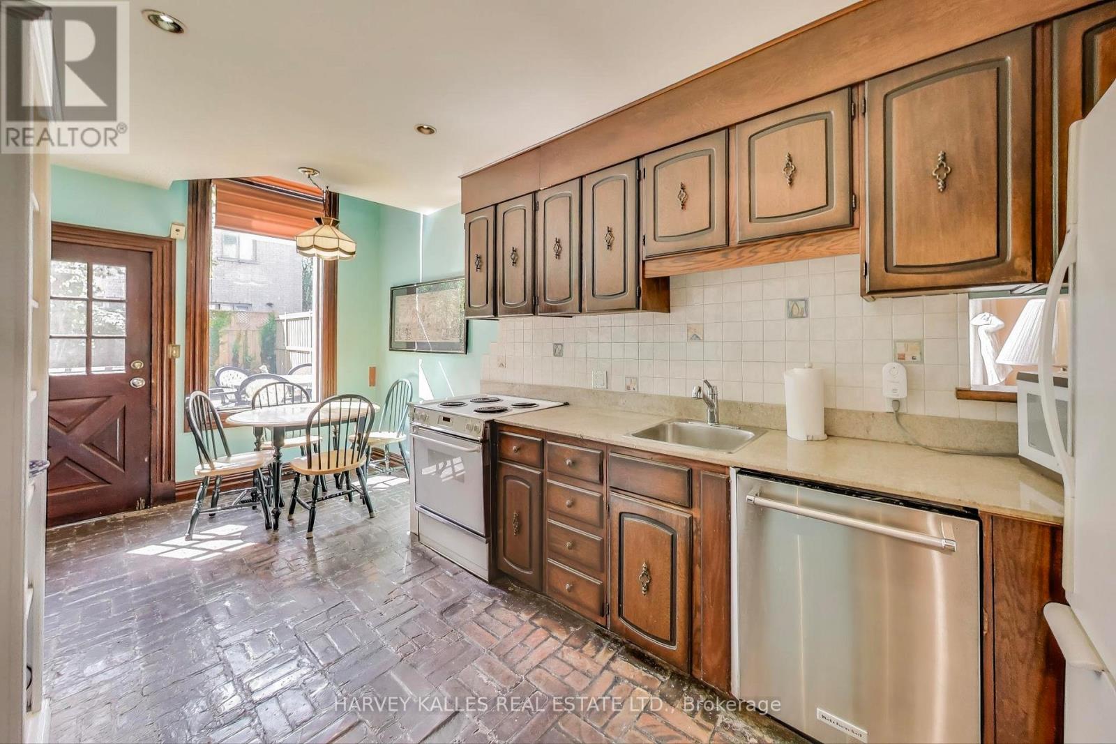 39 Birch Avenue, Toronto, Ontario  M4V 1E1 - Photo 9 - C12589428