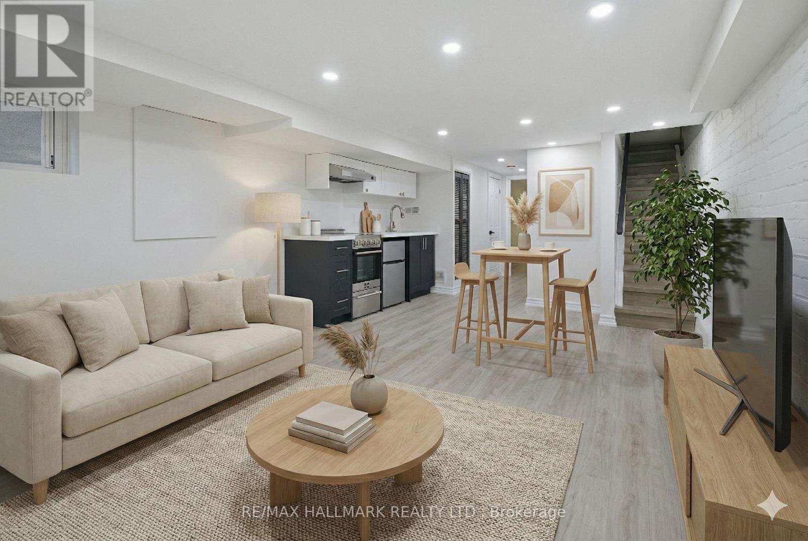 208 CEDARVALE AVENUE, Toronto, Ontario