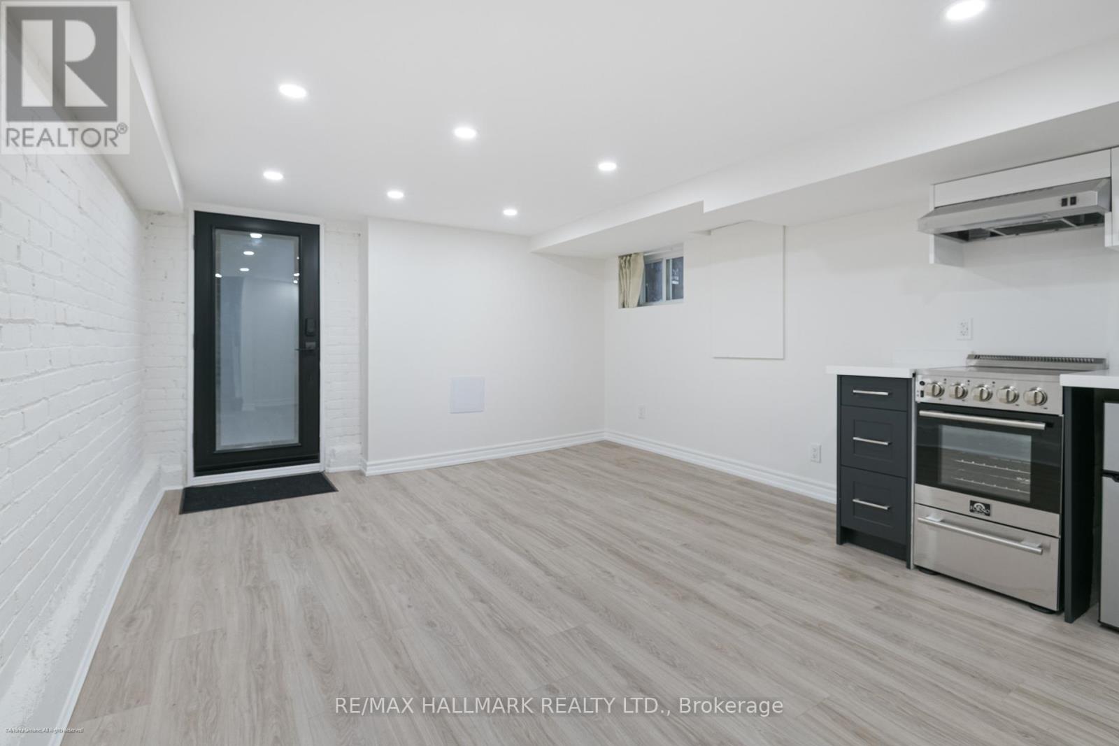 208 Cedarvale Avenue, Toronto, Ontario  M4C 4K2 - Photo 12 - E12589528