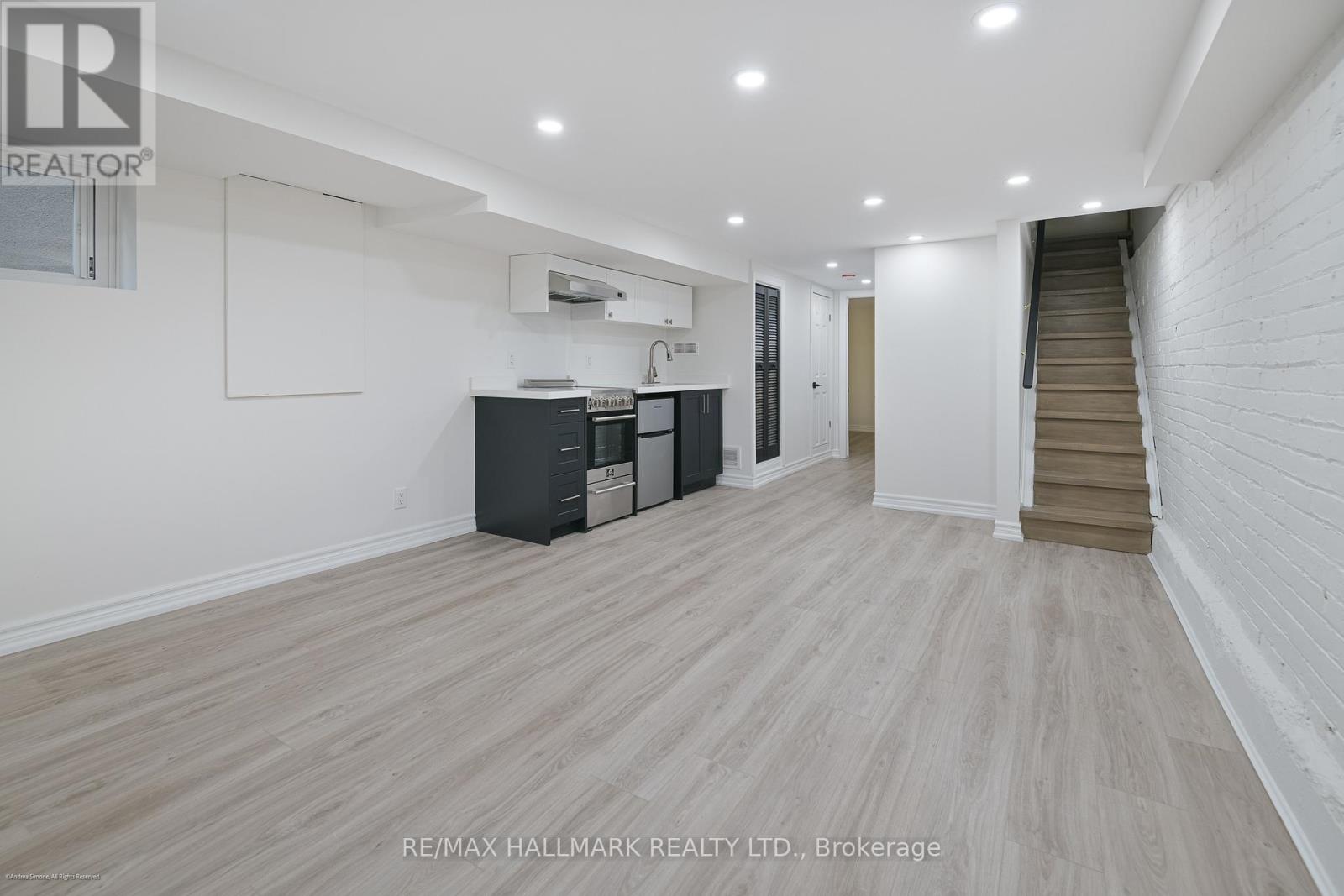 208 Cedarvale Avenue, Toronto, Ontario  M4C 4K2 - Photo 2 - E12589528