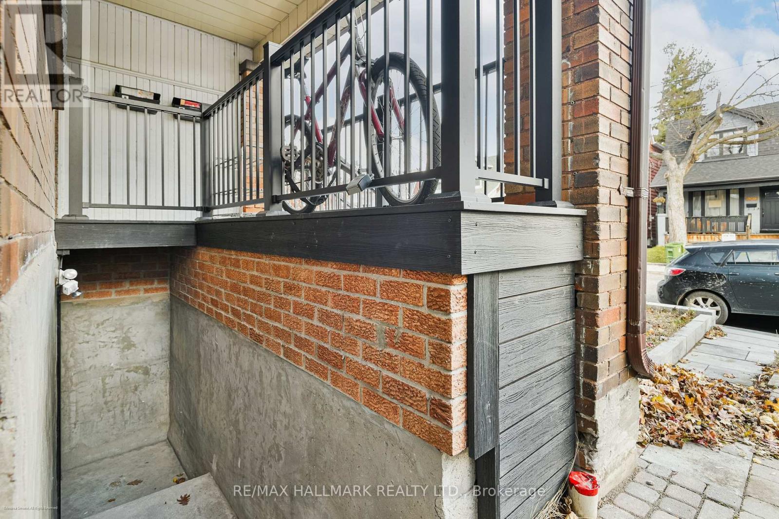 208 Cedarvale Avenue, Toronto, Ontario  M4C 4K2 - Photo 6 - E12589528