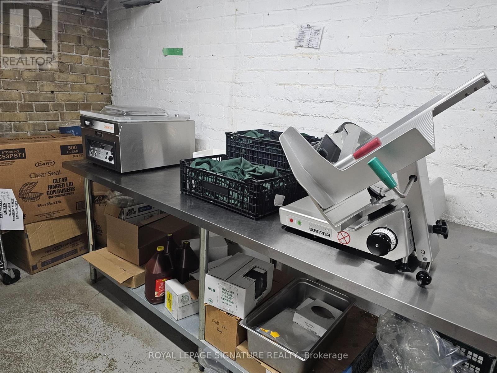 1114 Queen Street E, Toronto, Ontario  M4M 1K8 - Photo 16 - E12589614