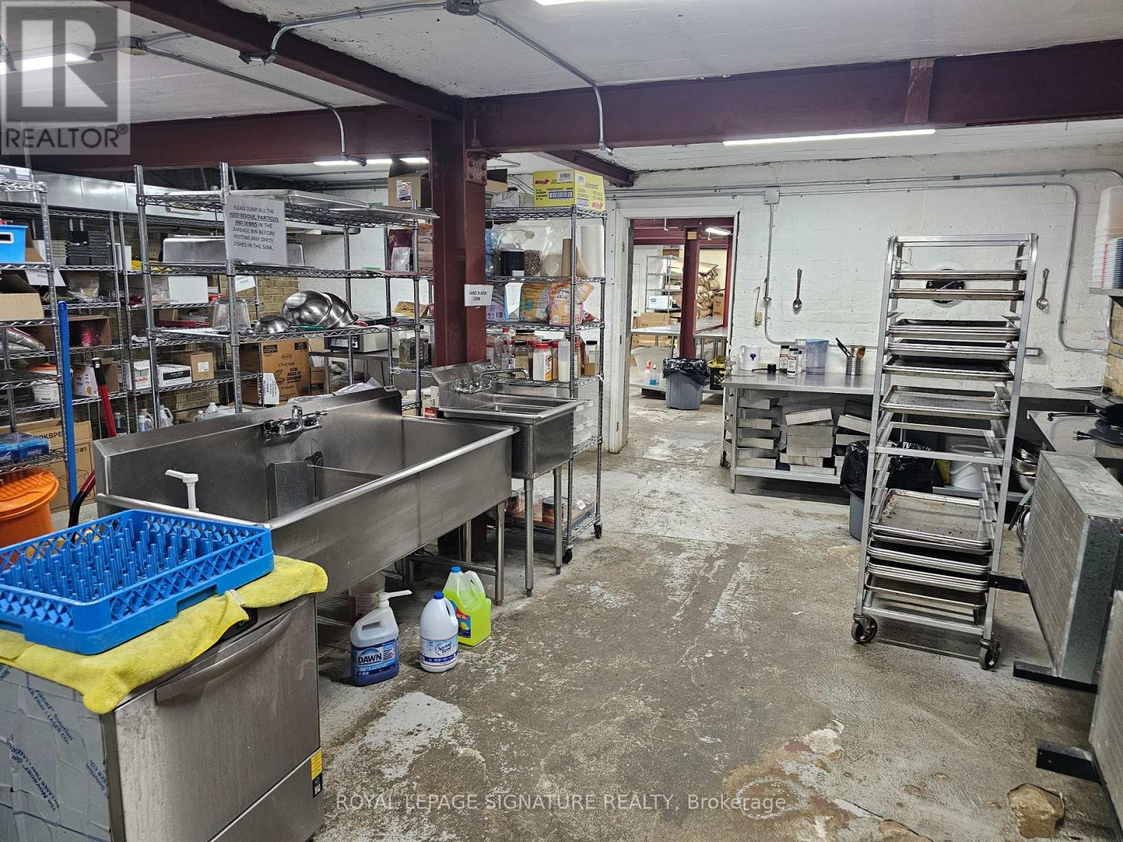 1114 Queen Street E, Toronto, Ontario  M4M 1K8 - Photo 20 - E12589614