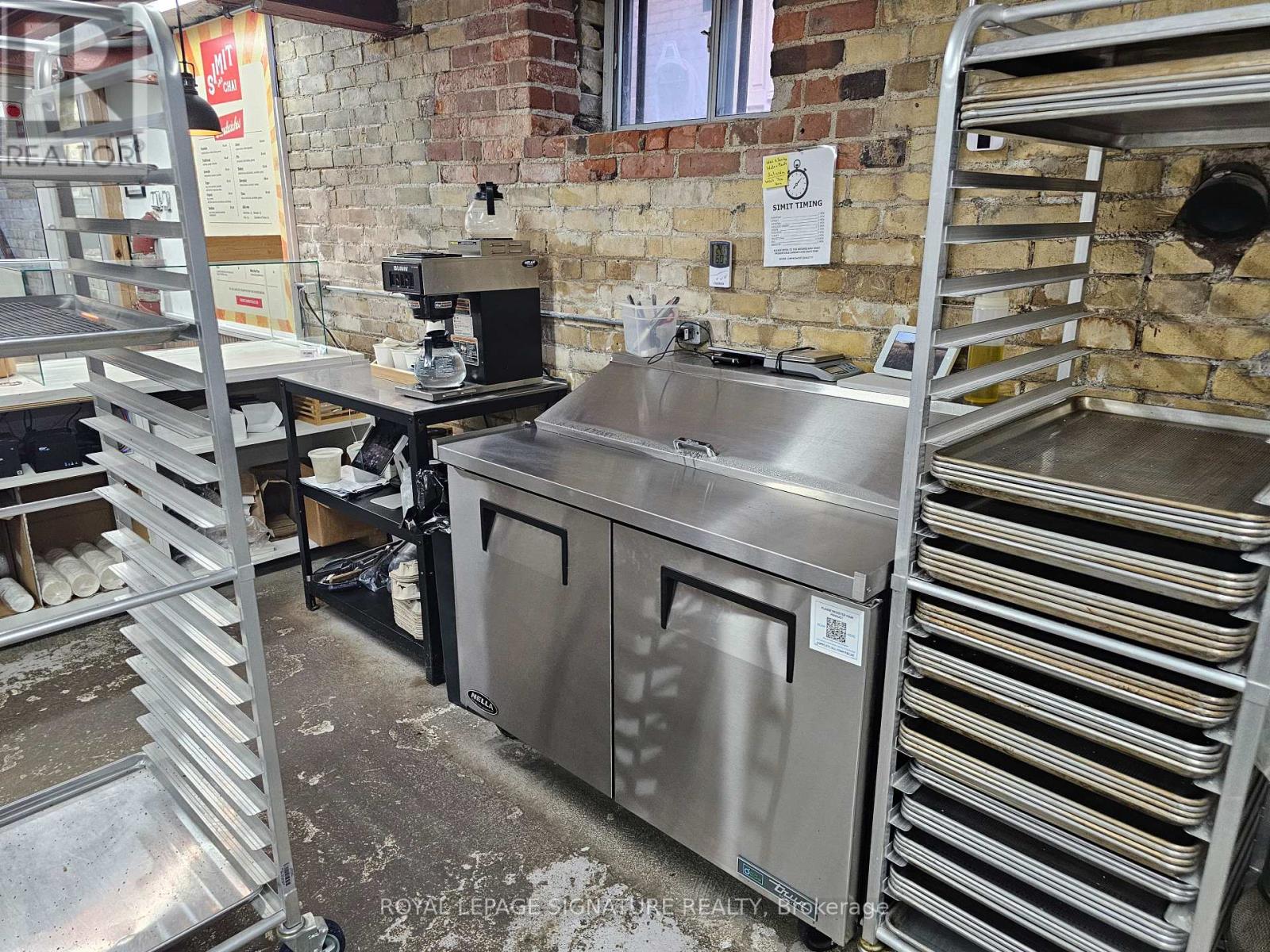 1114 Queen Street E, Toronto, Ontario  M4M 1K8 - Photo 21 - E12589614