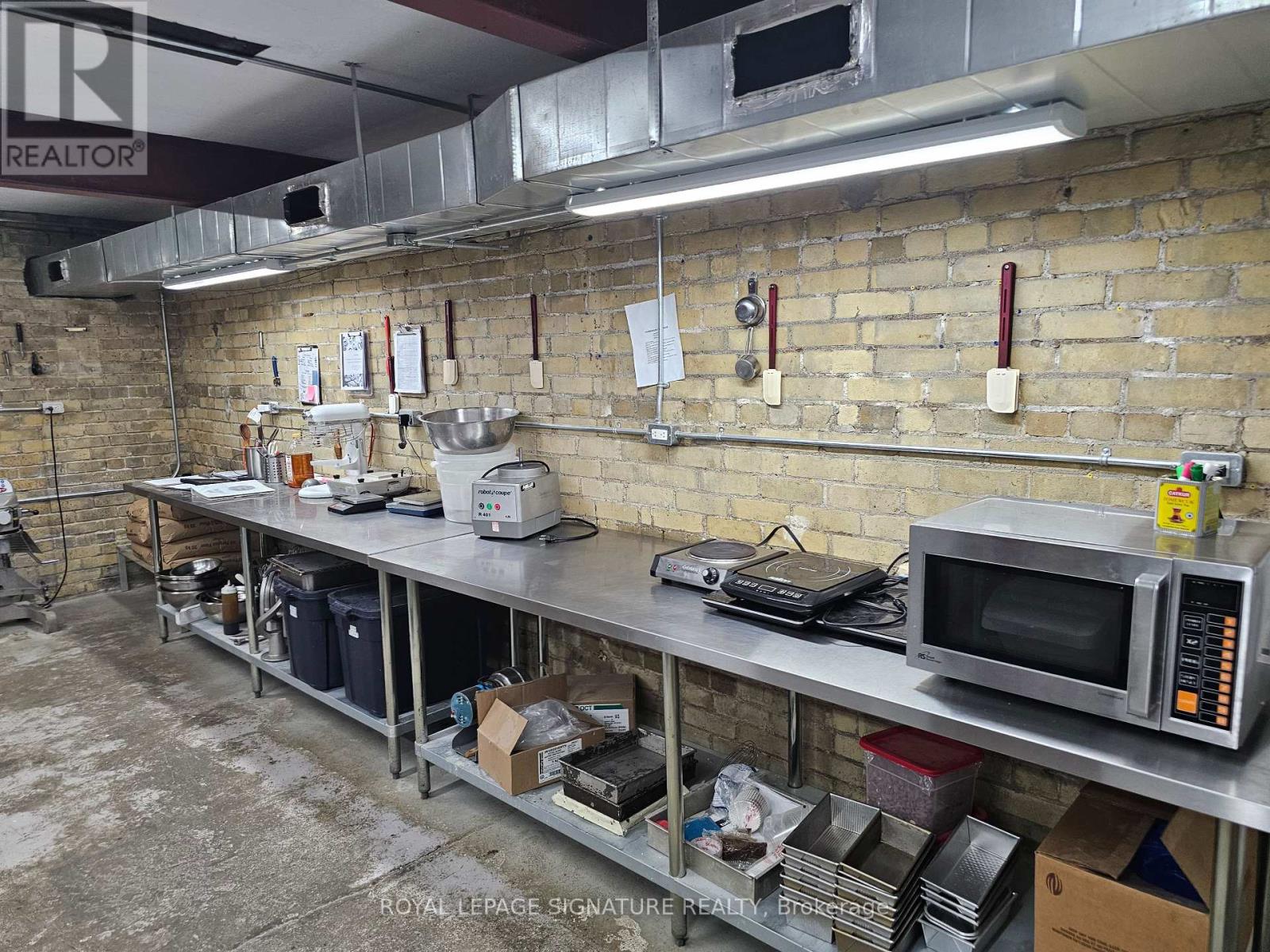 1114 Queen Street E, Toronto, Ontario  M4M 1K8 - Photo 6 - E12589614