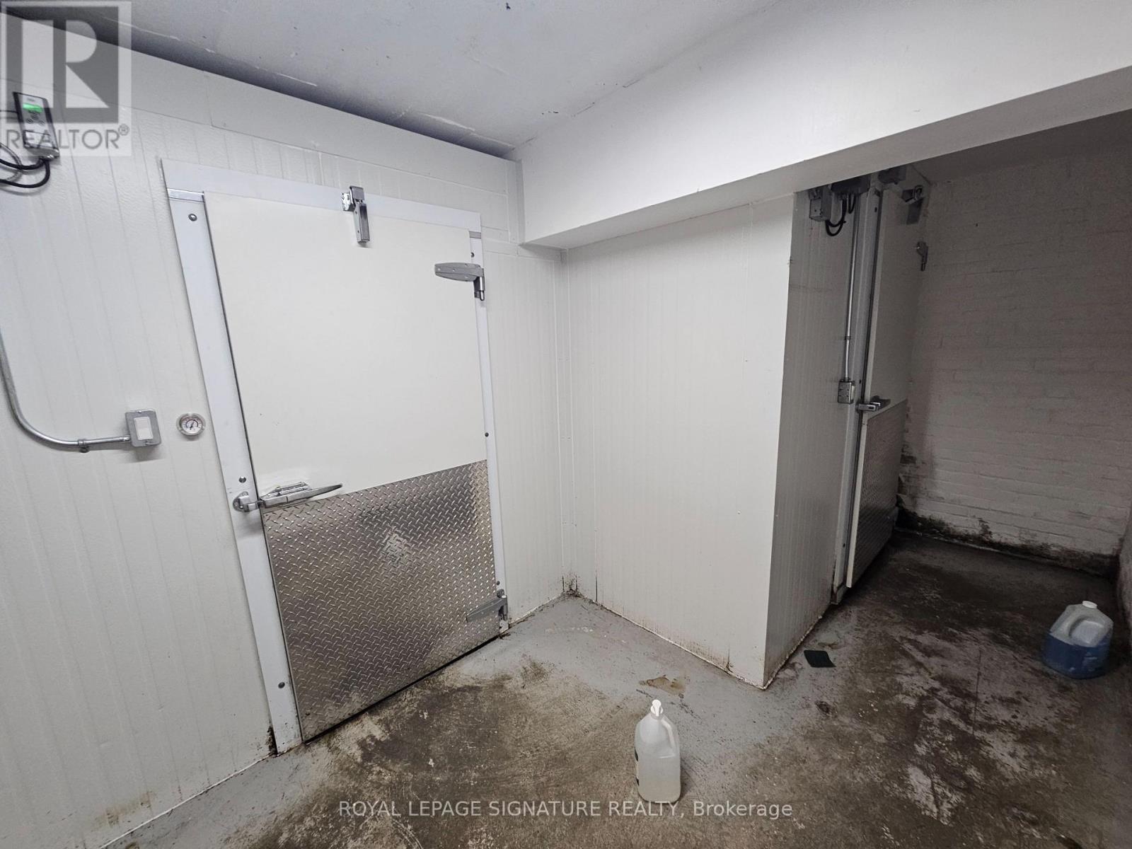 1114 Queen Street E, Toronto, Ontario  M4M 1K8 - Photo 7 - E12589614