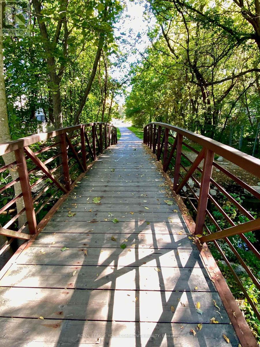 108 Orchard Heights Boulevard, Aurora, Ontario  L4G 2Z9 - Photo 35 - N12449026