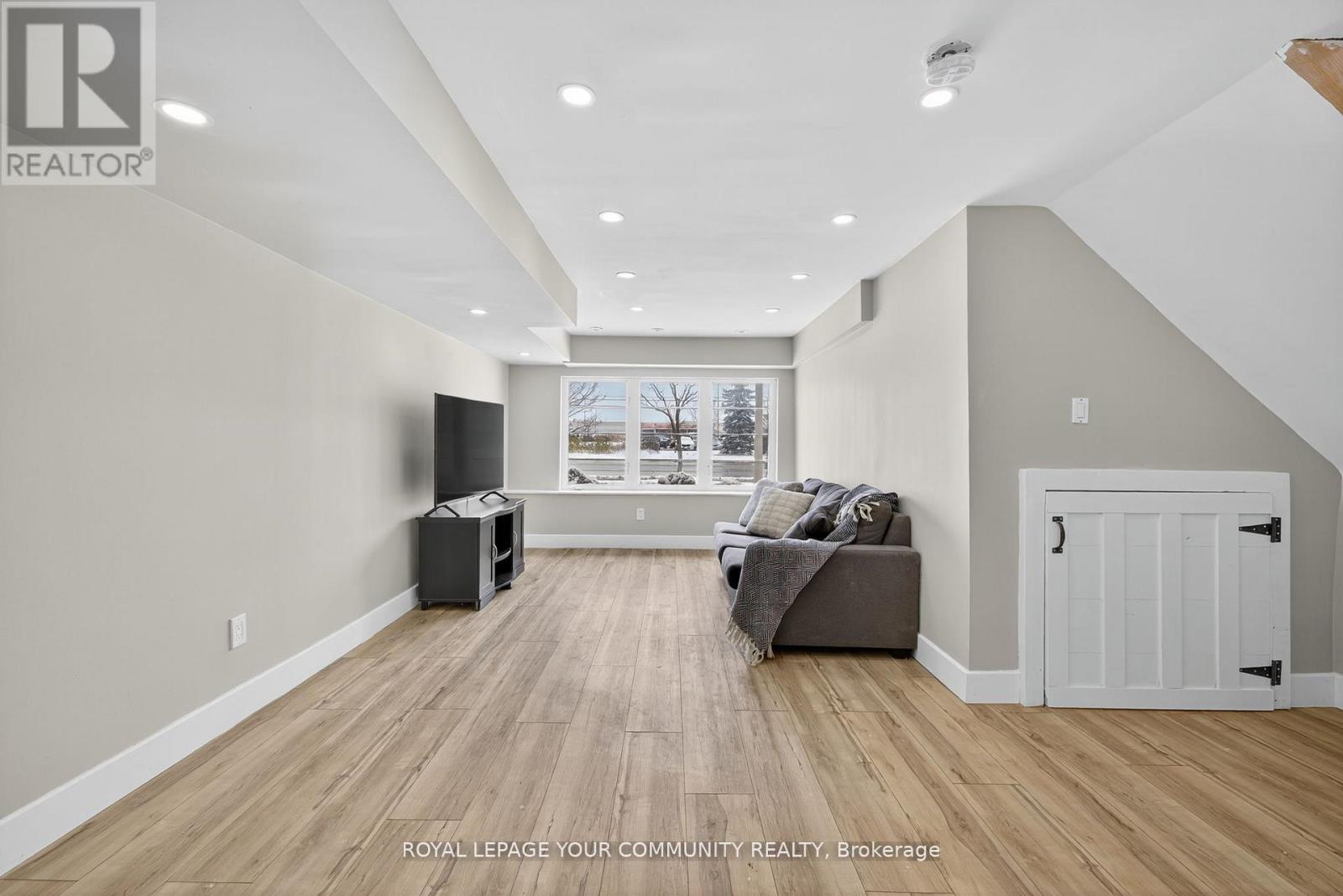 193 Zokol Drive, Aurora, Ontario  L4G 0B8 - Photo 17 - N12589616