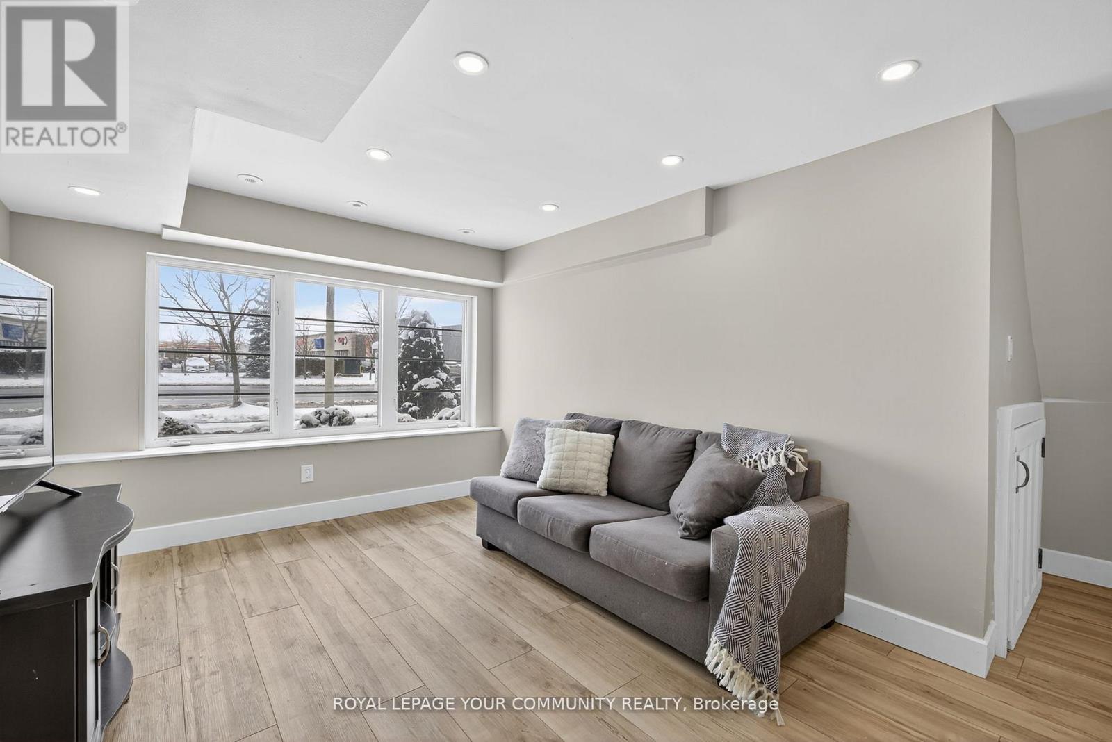 193 Zokol Drive, Aurora, Ontario  L4G 0B8 - Photo 18 - N12589616