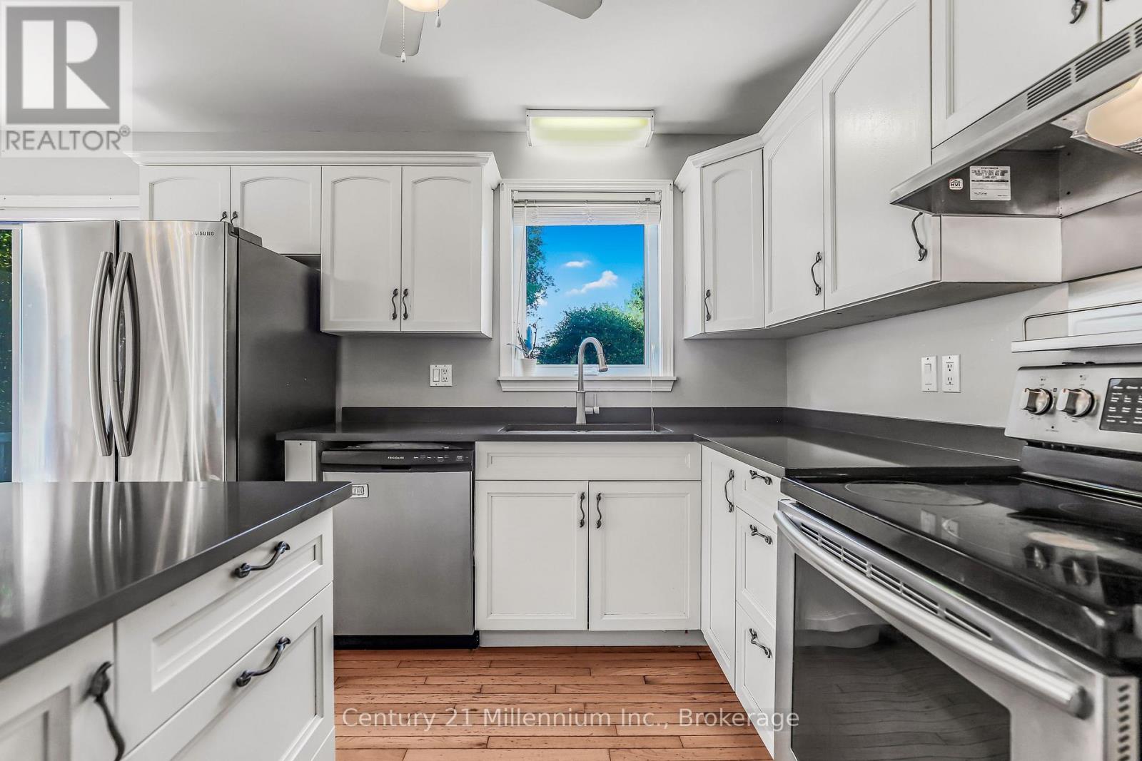 96 Main Street, Northern Bruce Peninsula, Ontario  N0H 1W0 - Photo 19 - X12582786