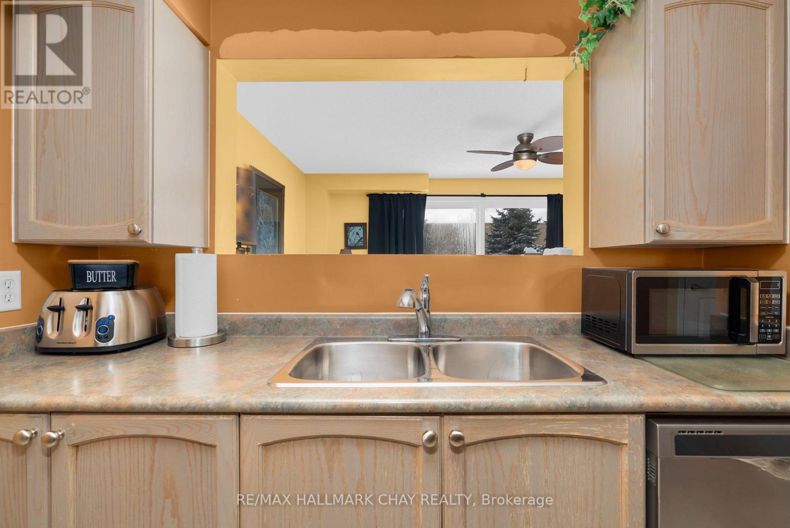 43 Srigley Street, Barrie, Ontario  L4N 0L9 - Photo 8 - S12589448