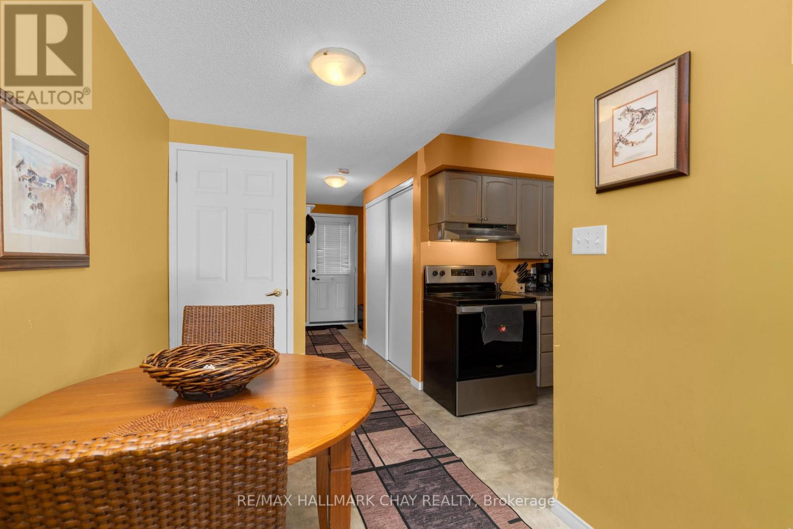 43 Srigley Street, Barrie, Ontario  L4N 0L9 - Photo 9 - S12589448