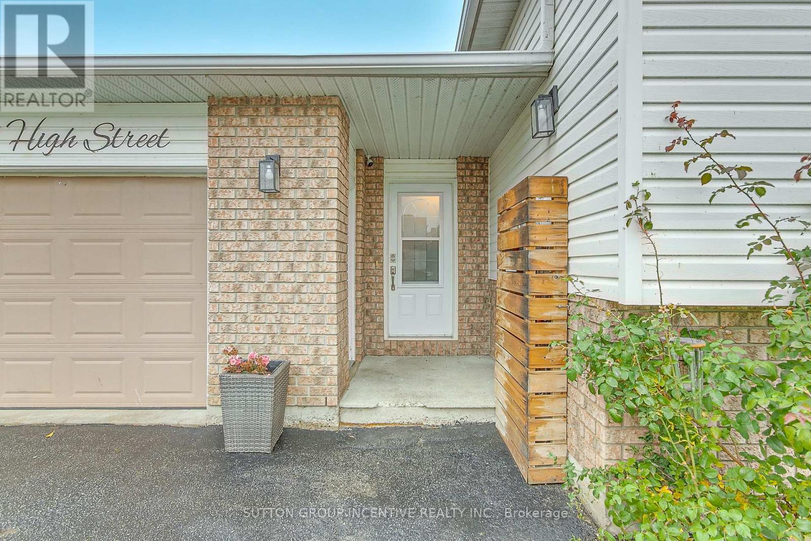 389 High Street, Orillia, Ontario  L3V 4X6 - Photo 4 - S12589482