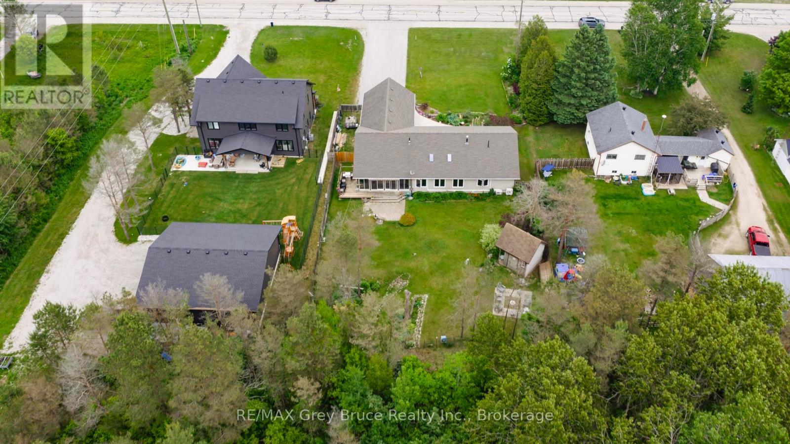 236 Bruce Street, South Bruce Peninsula, Ontario  N0H 2T0 - Photo 42 - X12224444