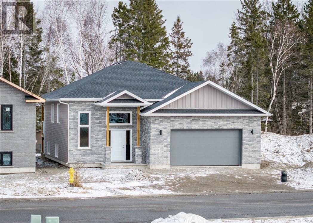 2027 Schreyer Street, Hanmer, Ontario  P3P 1R3 - Photo 2 - 2125808