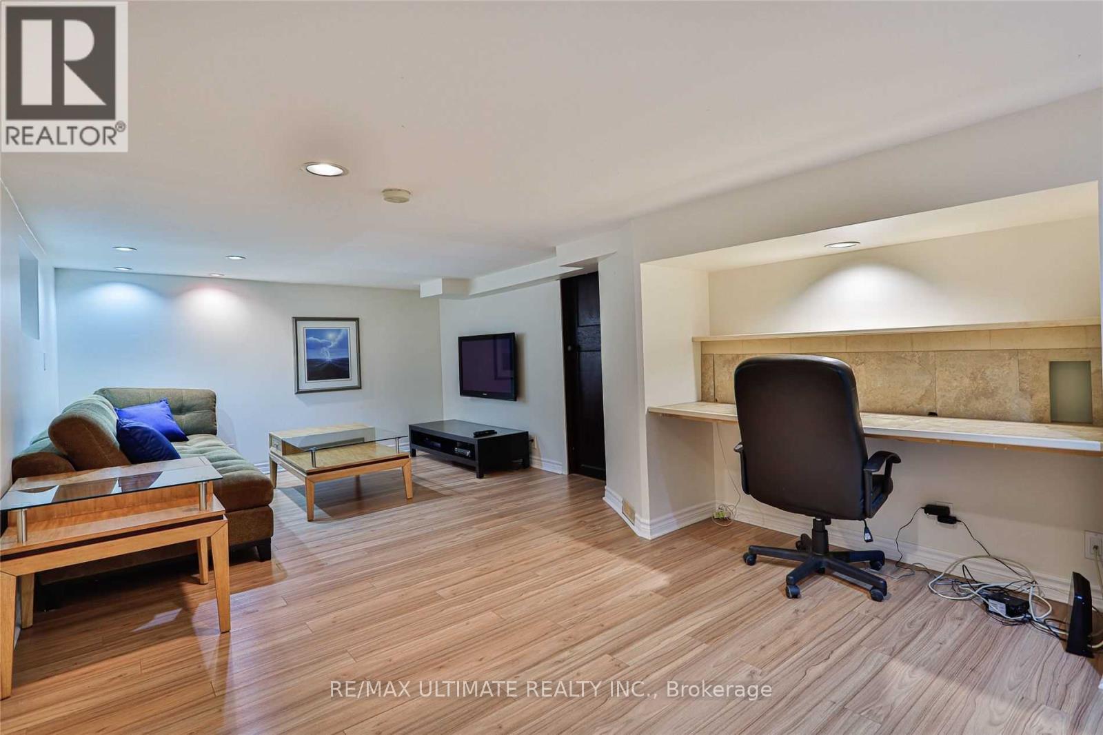 49 Fourth Street, Toronto, Ontario  M8V 2Y2 - Photo 8 - W12589410