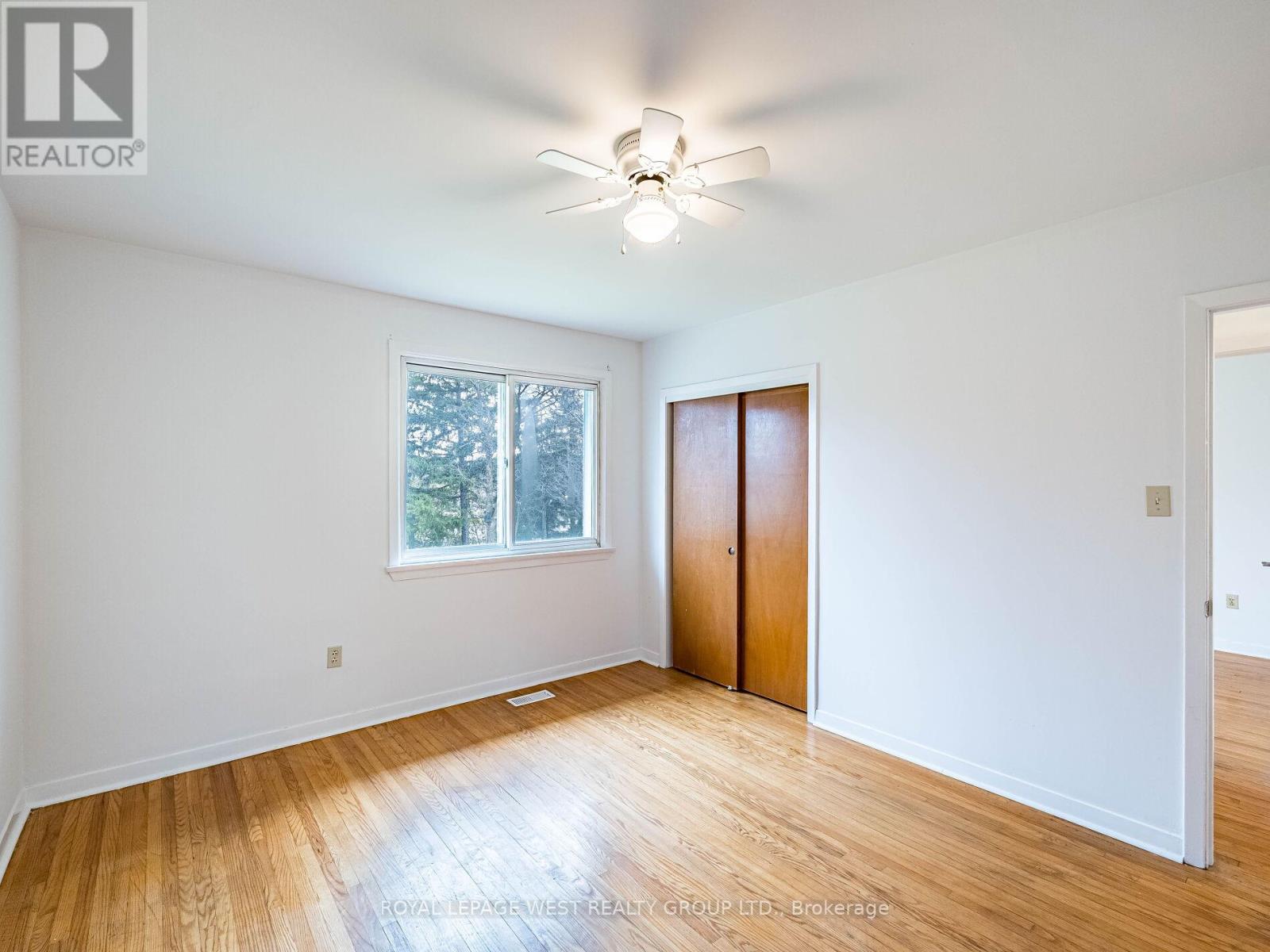 9 Rosefair Crescent, Toronto, Ontario M9W 3B1 - Photo 7 - W12589472