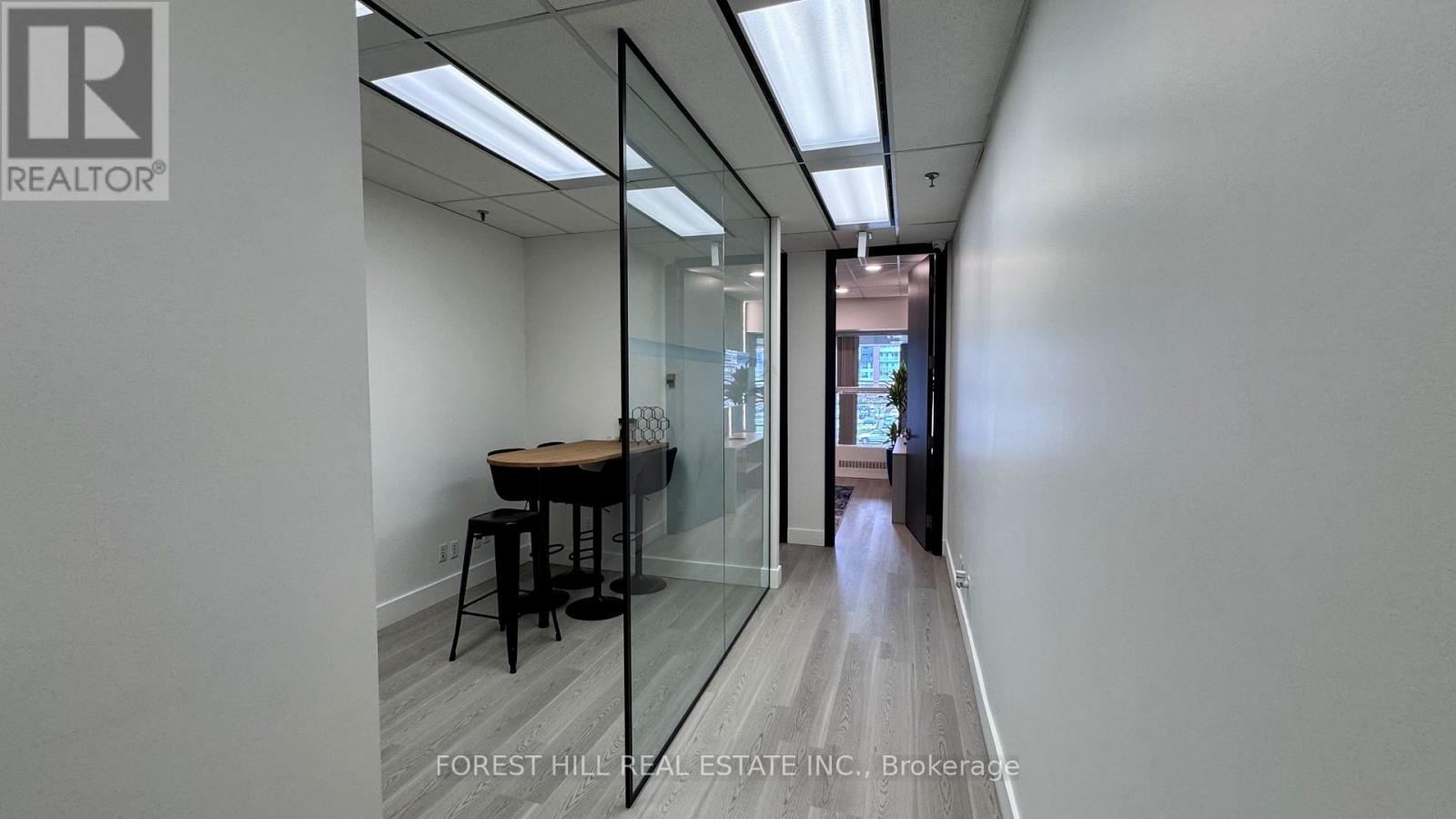 200-205 - 350 Burnhamthorpe Road W, Mississauga, Ontario  L5B 3J1 - Photo 15 - W12589506