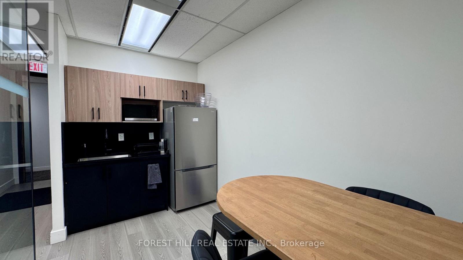 200-205 - 350 Burnhamthorpe Road W, Mississauga, Ontario  L5B 3J1 - Photo 17 - W12589506