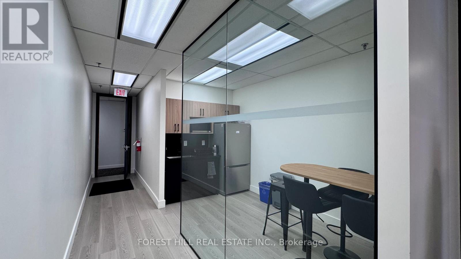 200-205 - 350 Burnhamthorpe Road W, Mississauga, Ontario  L5B 3J1 - Photo 18 - W12589506