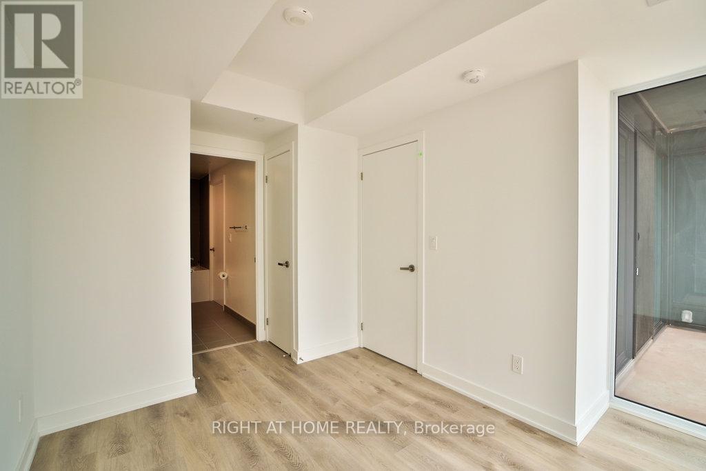 1008 - 370 Martha Street, Burlington, Ontario  L7R 0G9 - Photo 13 - W12589594