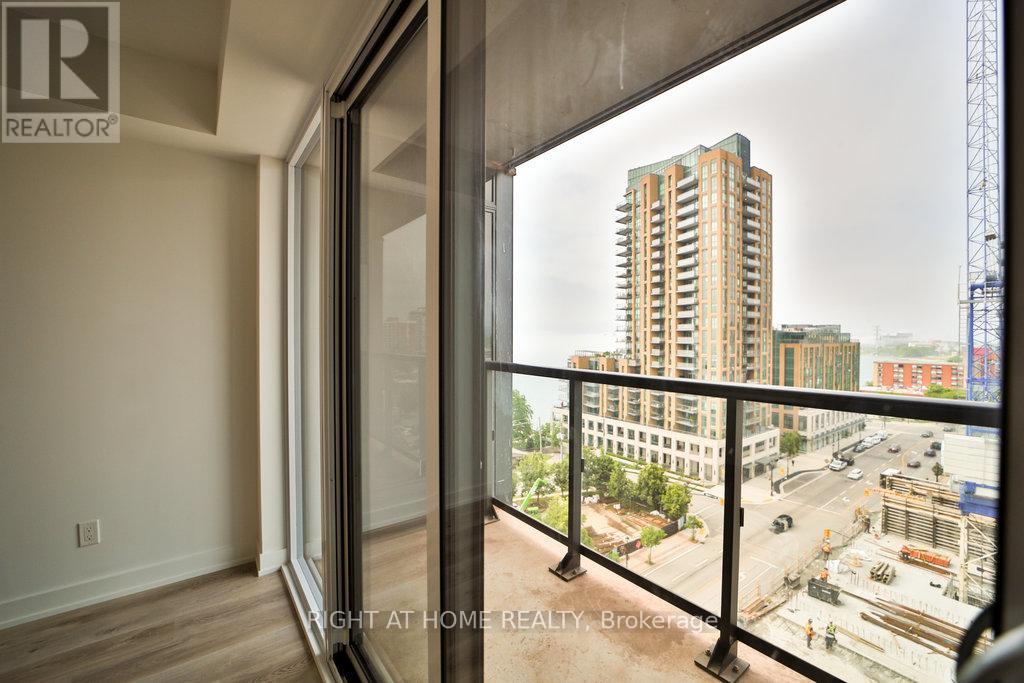 1008 - 370 Martha Street, Burlington, Ontario  L7R 0G9 - Photo 14 - W12589594