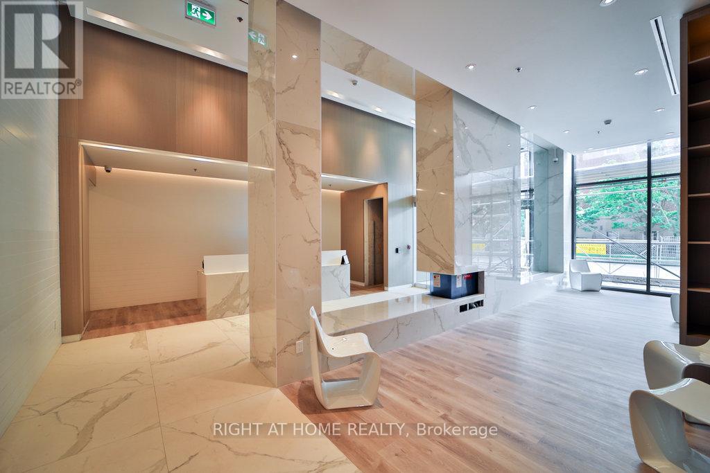 1008 - 370 Martha Street, Burlington, Ontario  L7R 0G9 - Photo 18 - W12589594