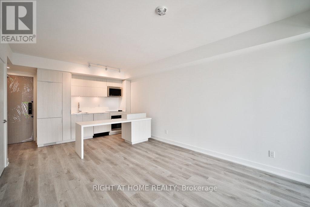 1008 - 370 Martha Street, Burlington, Ontario  L7R 0G9 - Photo 4 - W12589594