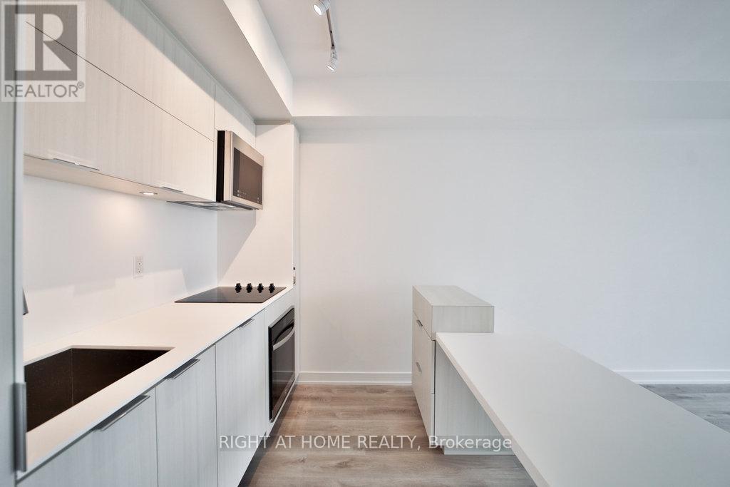 1008 - 370 Martha Street, Burlington, Ontario  L7R 0G9 - Photo 7 - W12589594