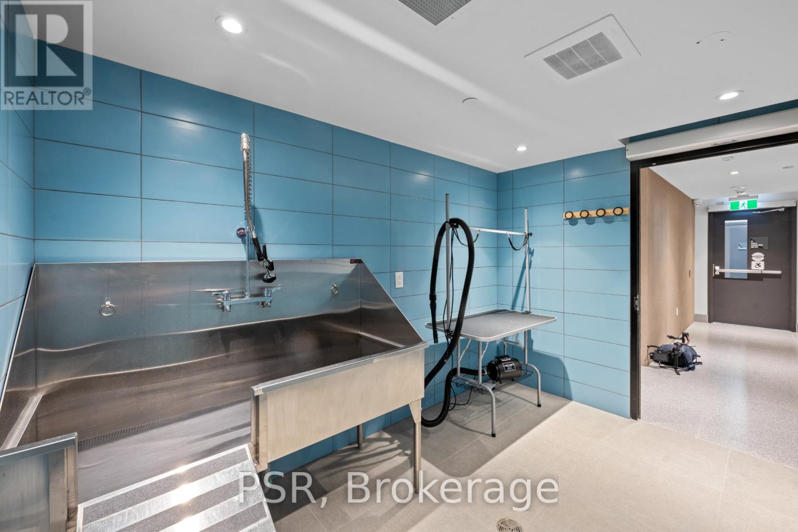 817 - 299 Campbell Avenue, Toronto, Ontario  M6P 3V7 - Photo 31 - W12589602