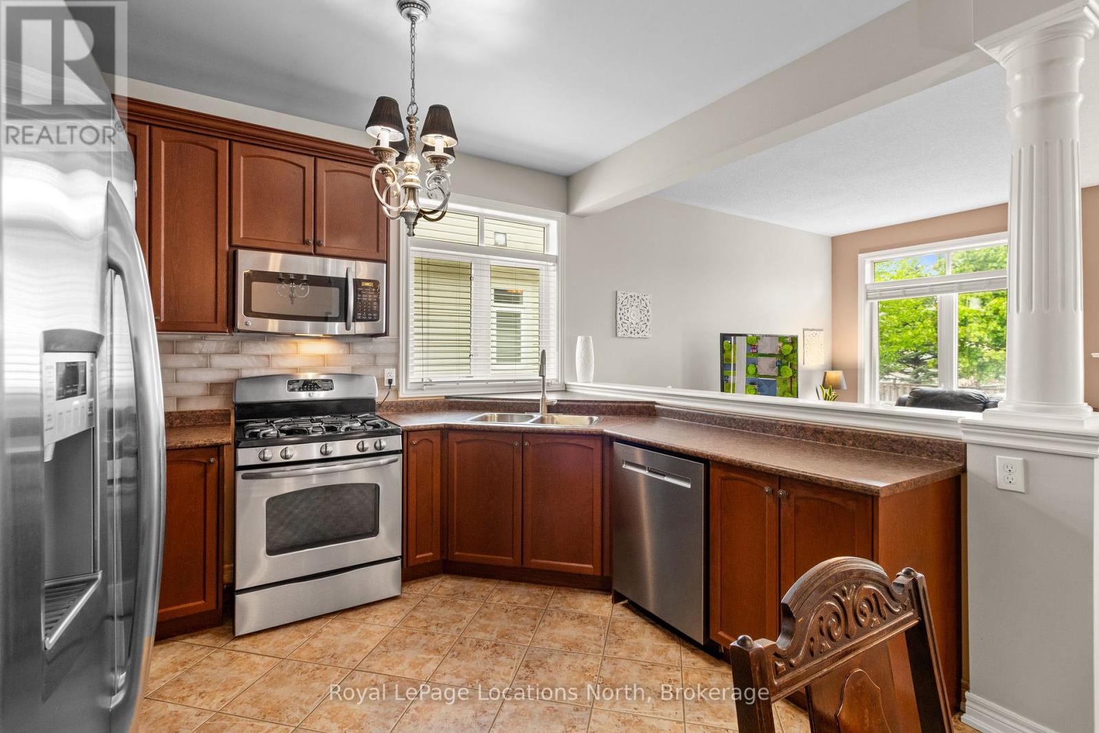 8 Broadpoint Street, Wasaga Beach, Ontario  L9Z 3B8 - Photo 9 - S12589814