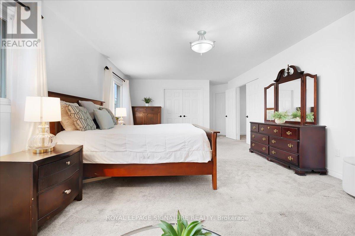 1093 Senlac Court, Mississauga, Ontario  L5V 1B8 - Photo 25 - W12577158