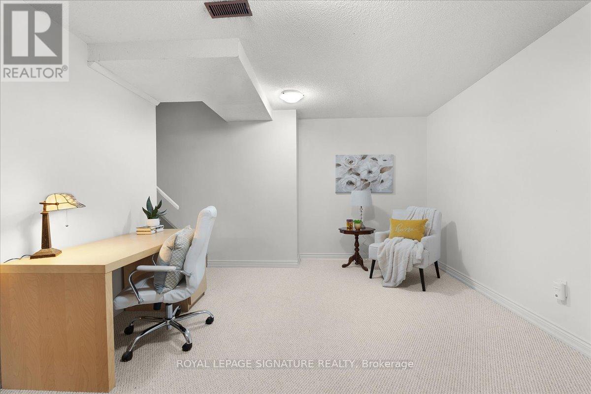 1093 Senlac Court, Mississauga, Ontario  L5V 1B8 - Photo 38 - W12577158