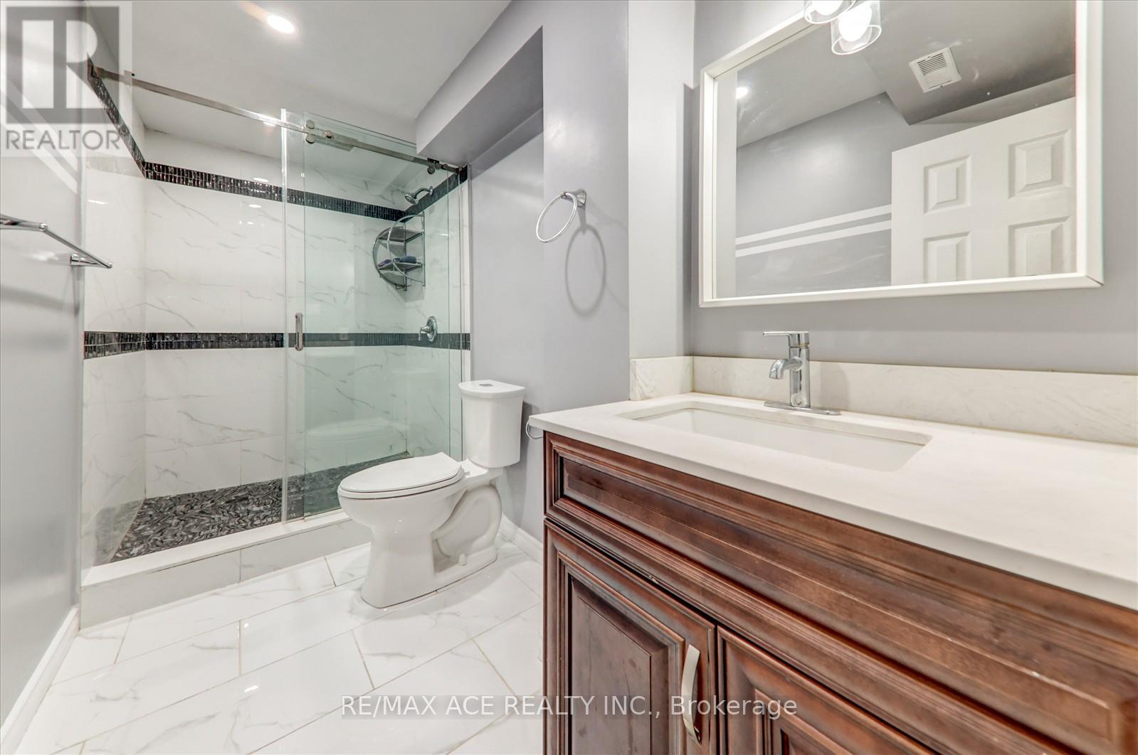 475 Wallenberg Crescent, Mississauga, Ontario  L5B 3M2 - Photo 41 - W12578376